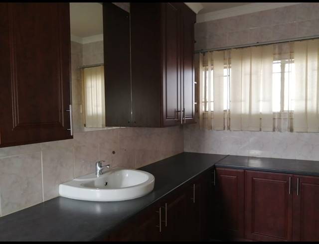 1 BEDROOM FLAT RENTED IN LENNOXTON